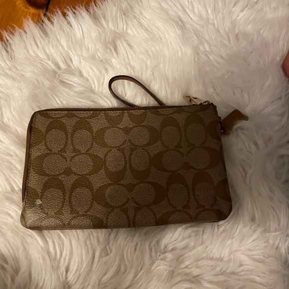 Used a few times.  Excellent condition authentic coach. - Picture 2 of 4